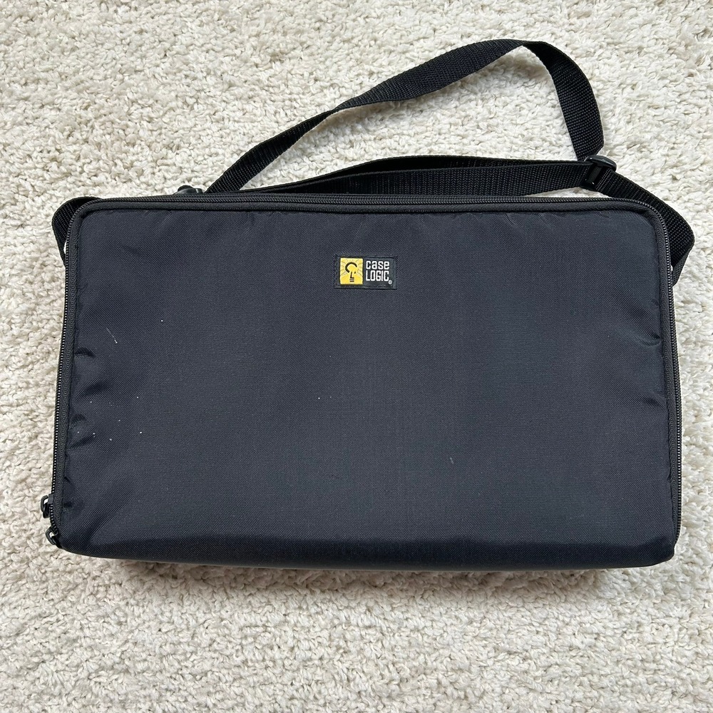 Case Logic Cassette Tape Storage Bag Black 30 Capacity Shoulder Strap USA